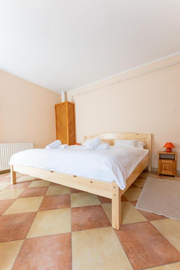 Varazsko Apartman Gyula Zewnętrze zdjęcie