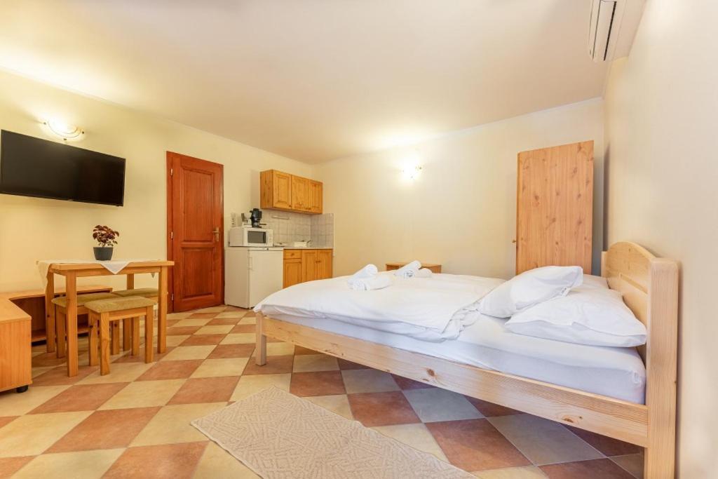 Varazsko Apartman Gyula Zewnętrze zdjęcie